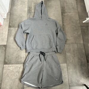 Nike air Jordan essential fleece gray set hoodie and shorts M